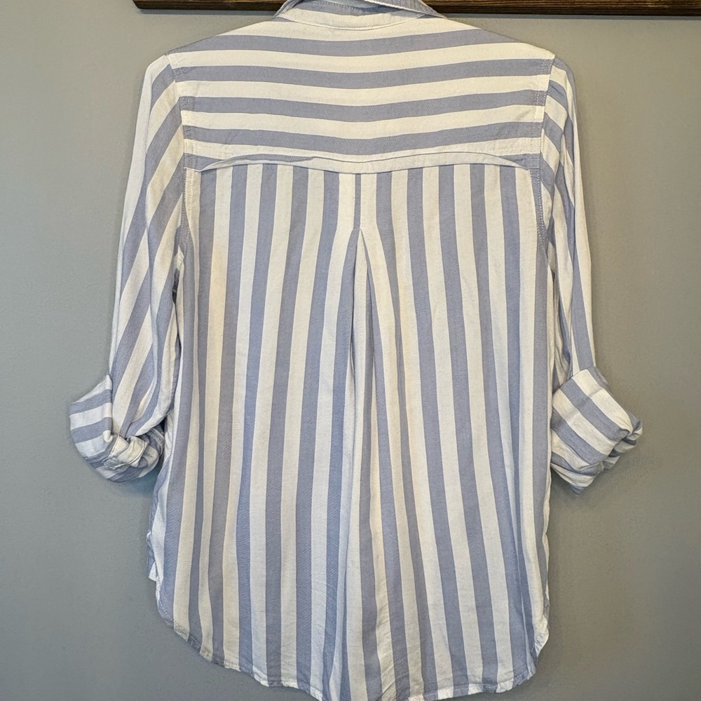 Beach lunch lounge Blue and White Striped Button Down Shirt size Small - Picture 10 of 11
